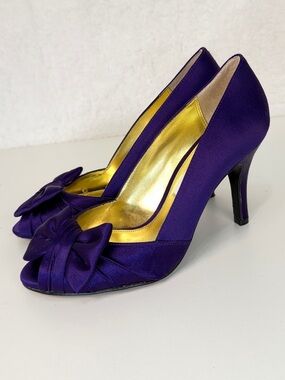 Nina New York Purple Satin Bow Heels Peep Toe Pumps EU 3 us size 6 Heels shoes